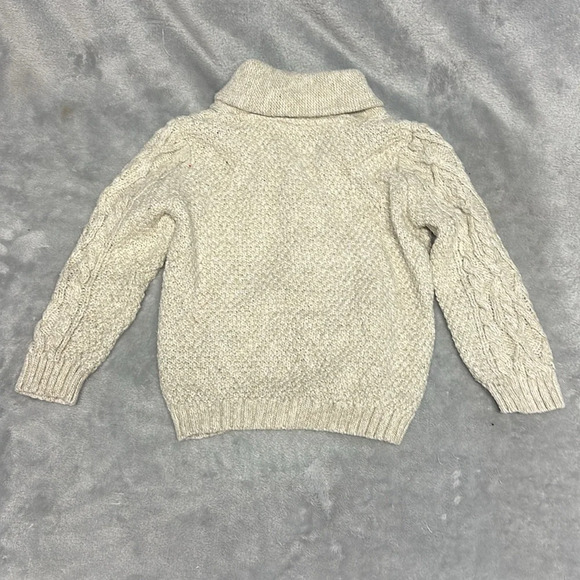 H&M - Cable knit button cardigan sweater. Size 2T - Picture 3 of 3